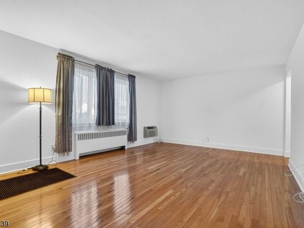 10 Troy Dr, Springfield, NJ 07081