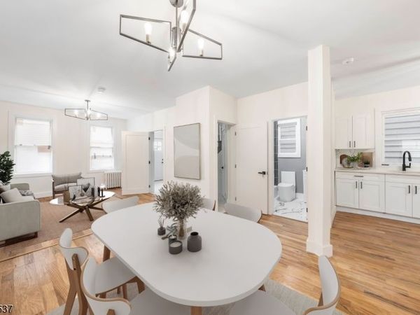 41 New St, Jersey, NJ 07305