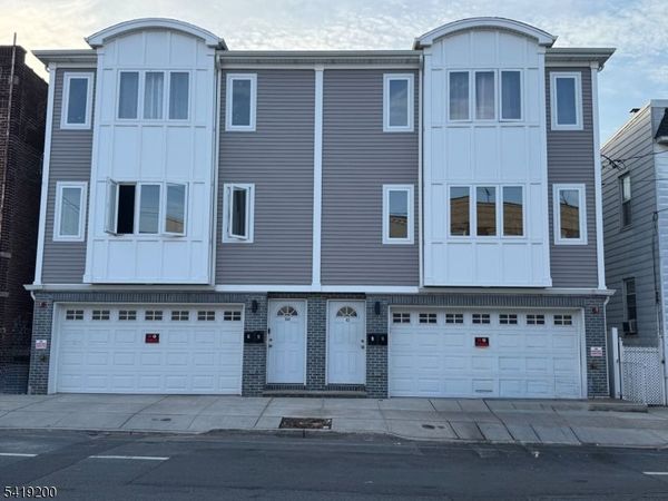 562 N 11Th St, Newark, NJ 07107
