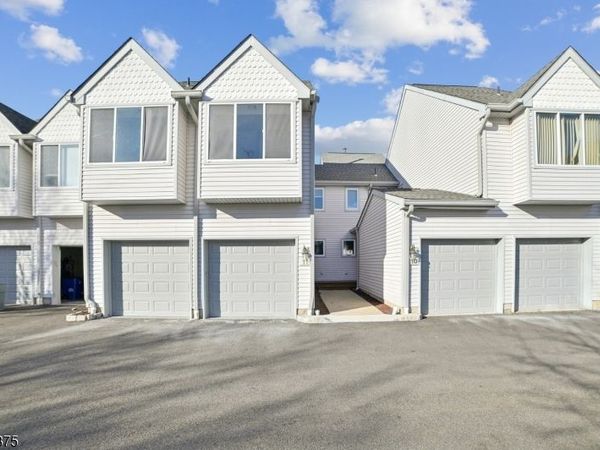 11 Freedom Ct, Unit 11, Montville, NJ 07045