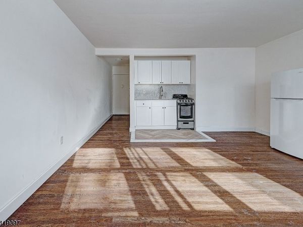 22 Cottage St, Unit 3I, South Orange, NJ 07079