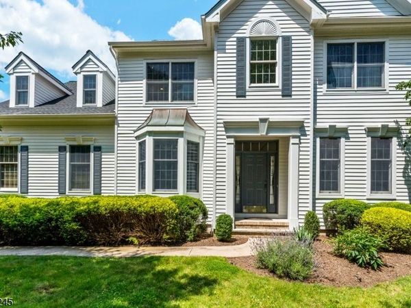 2 Seminole Rd, Montgomery, NJ 08558