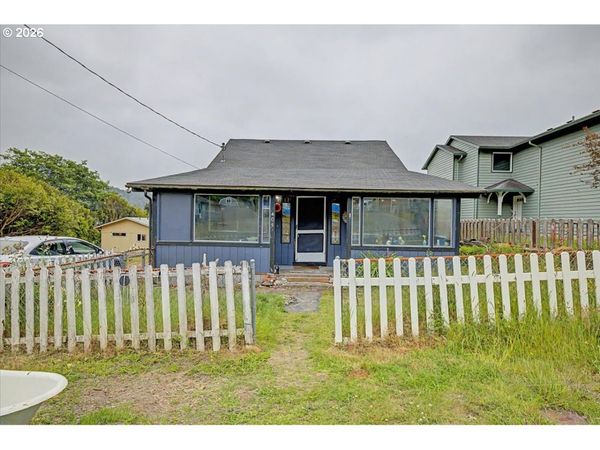 405 EVERGREEN AVE, Garibaldi, OR 97118