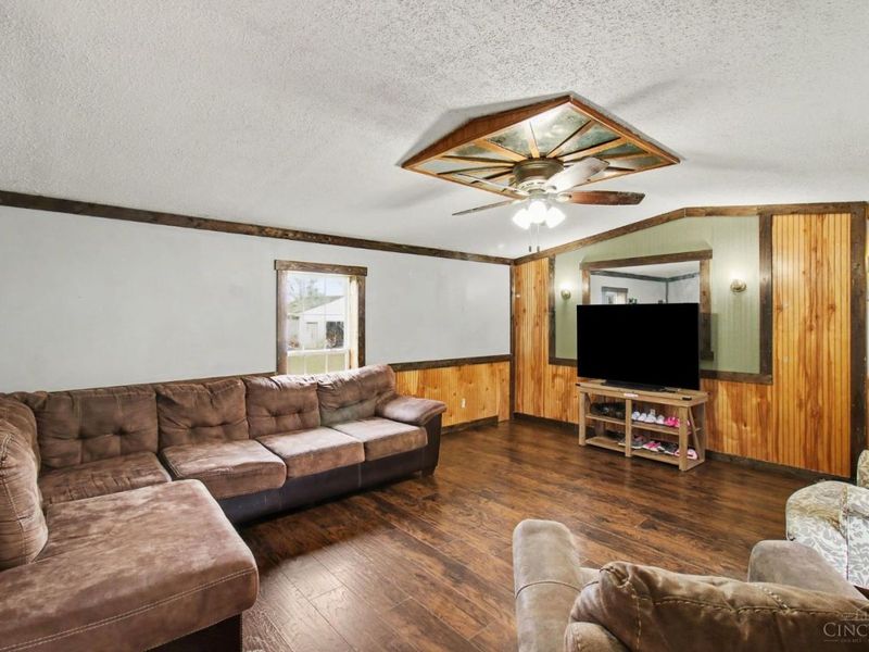 1703 Swings Corner Pt Isab Road, Bethel, OH 45106 Photo 2