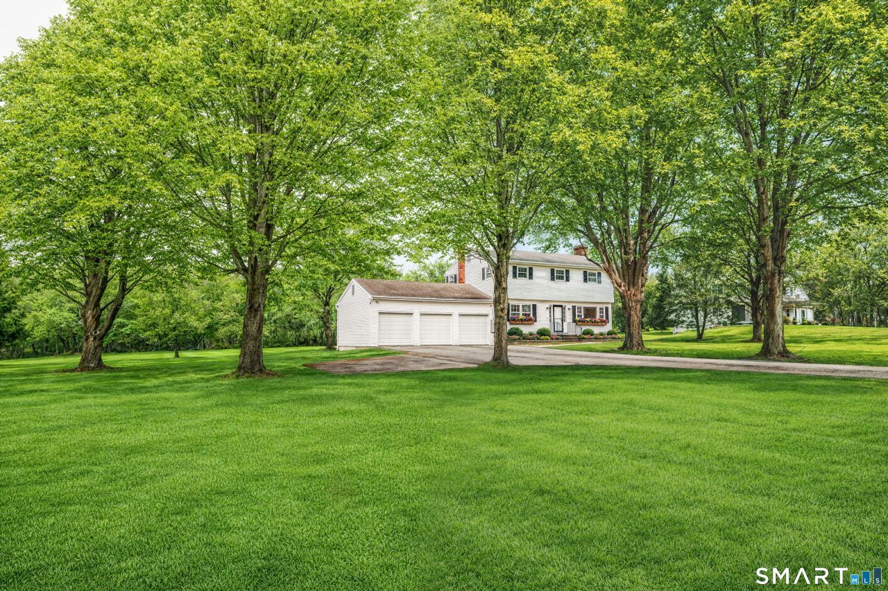 408 Hut Hill, Bridgewater, CT 06752 Main Photo