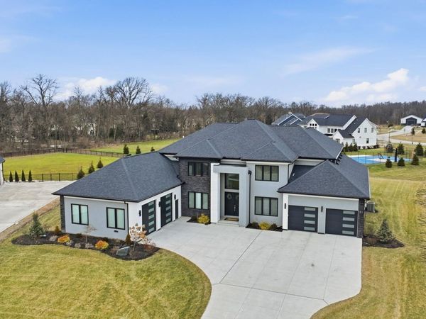 1125 Hunting Creek Drive, Perrysburg, OH 43551