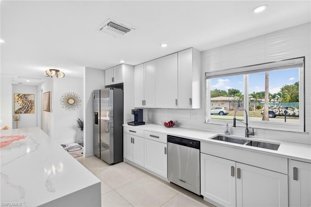 1722 SE 28th St, Cape Coral, FL 33904 Photo