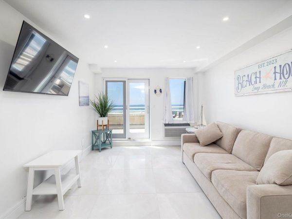 450 W Broadway , Unit 3F, Long Beach, NY 11561