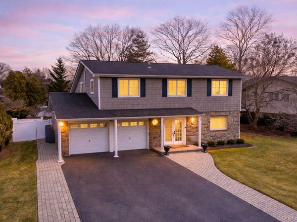 22 Delaware Avenue, Jericho, NY 11753