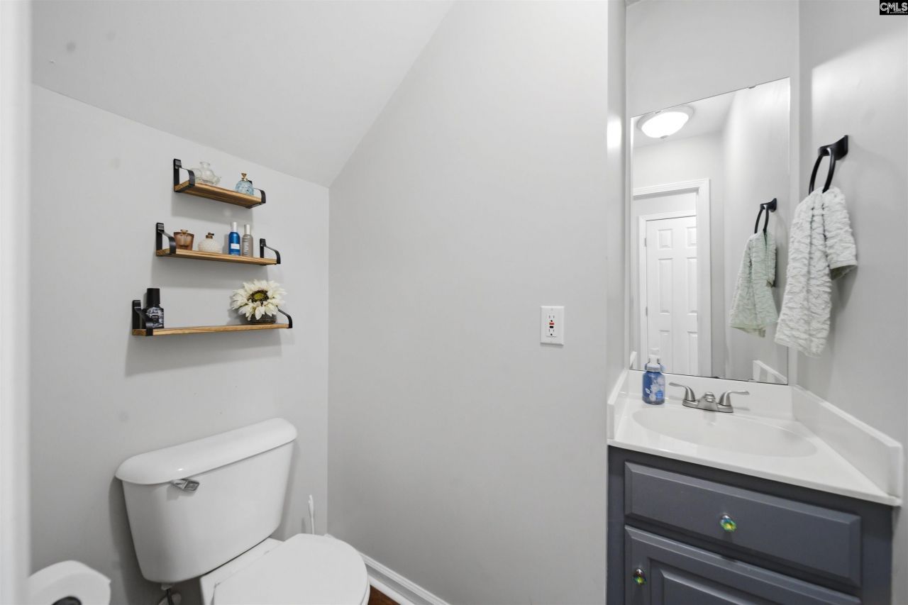 233 Montclaire Circle Photo 16