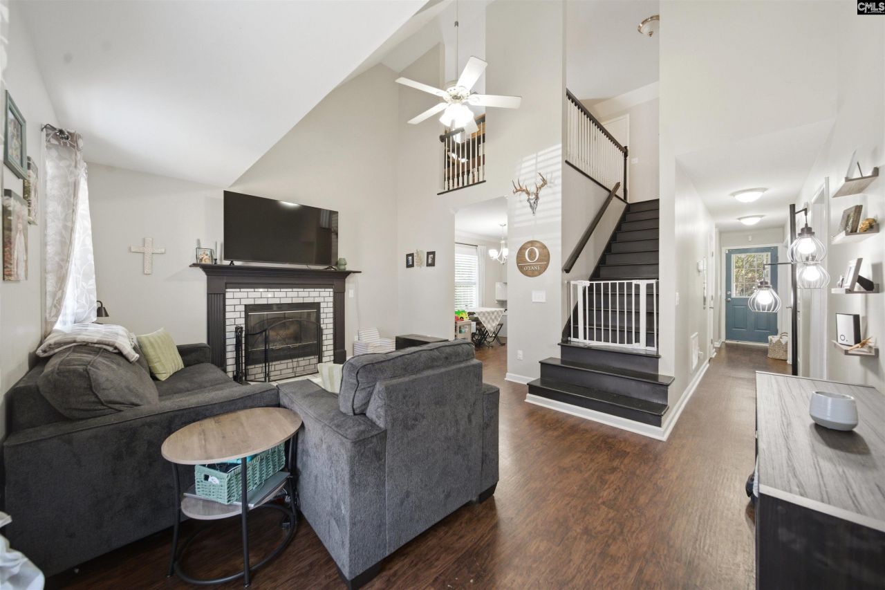 233 Montclaire Circle Photo 7