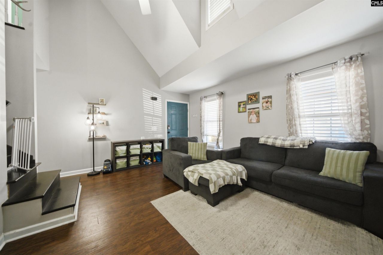 233 Montclaire Circle Photo 9