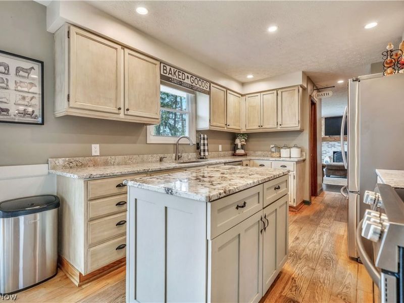 7731 Brunswick Circle NW, Massillon, OH 44646 Photo 9