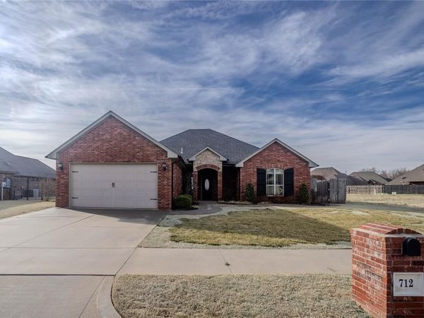 712 Cornerstone , Weatherford, OK 73096