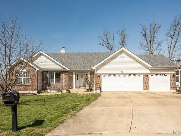 1403 Grizzly Hollow, Wentzville, MO 63385