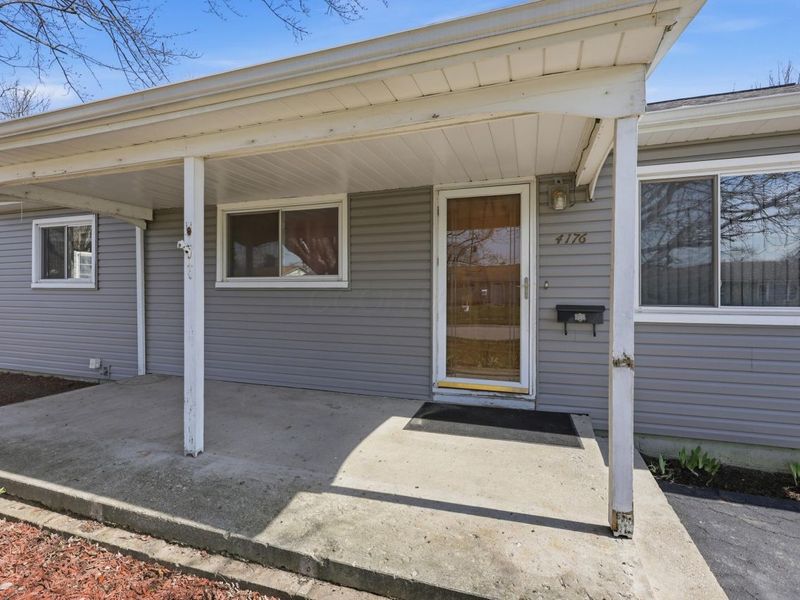 4176 Beechgrove Drive, Grove City, OH 43123 Photo 4