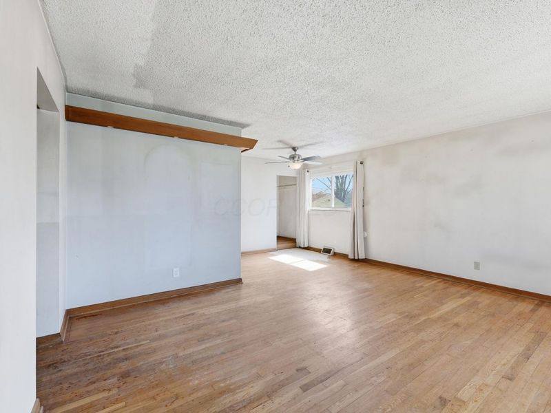 4176 Beechgrove Drive, Grove City, OH 43123 Photo 6