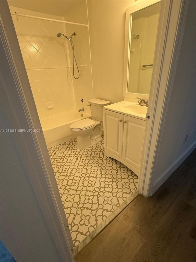 5610 NW 114 Pl, Unit 108, Doral, FL 33178 Photo