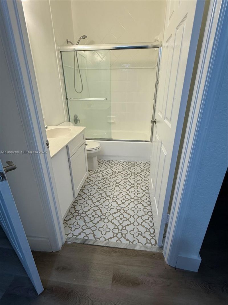 5610 NW 114 Pl, Unit 108, Doral, FL 33178 Photo