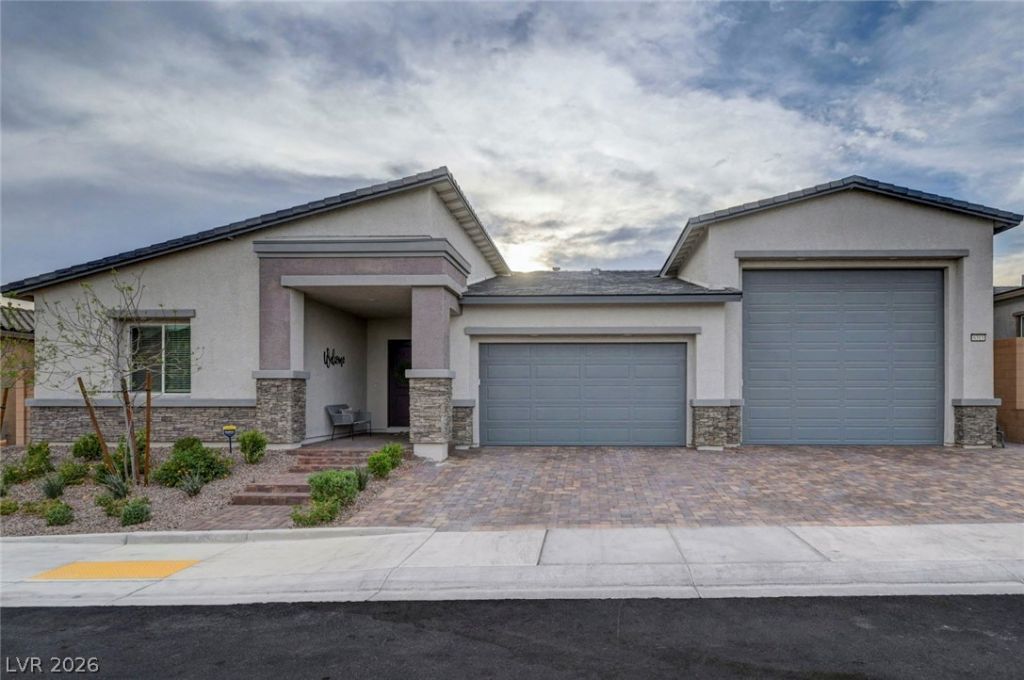 6313 Echo Landing Street, Las Vegas, NV 89166 Main Photo