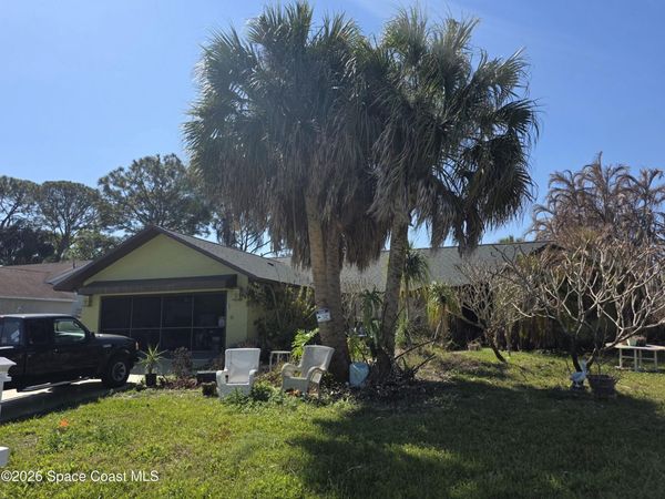 972 Elmsford Street NW , Palm Bay, FL 32907