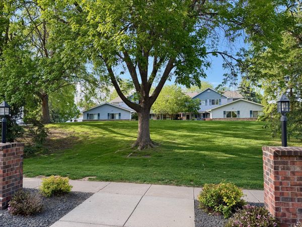 7646 13th Street N, Oakdale, MN 55128