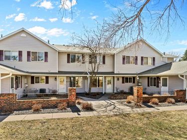 7646 13th Street N, Oakdale, MN 55128