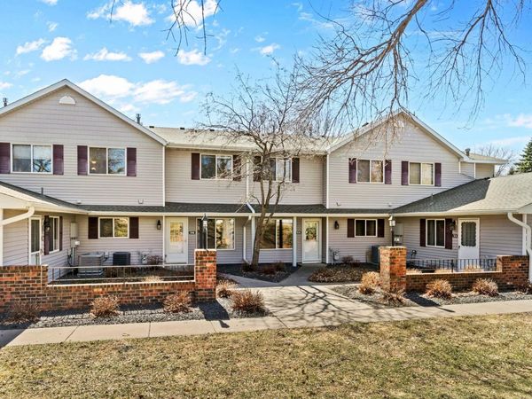 7646 13th Street N, Oakdale, MN 55128