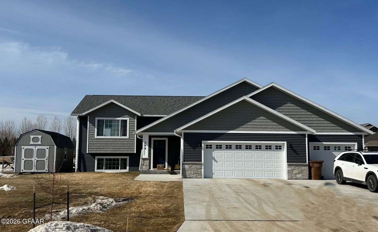 664 Parkway Lane E, Northwood, ND 58267 Main Photo