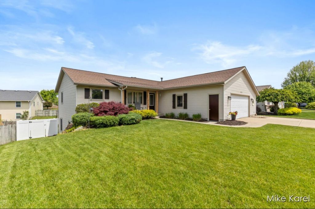 3829 Black Creek Drive, Hudsonville, MI 49426 Main Photo