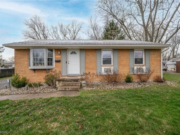3295 Clearwater Street NW, Warren, OH 44484