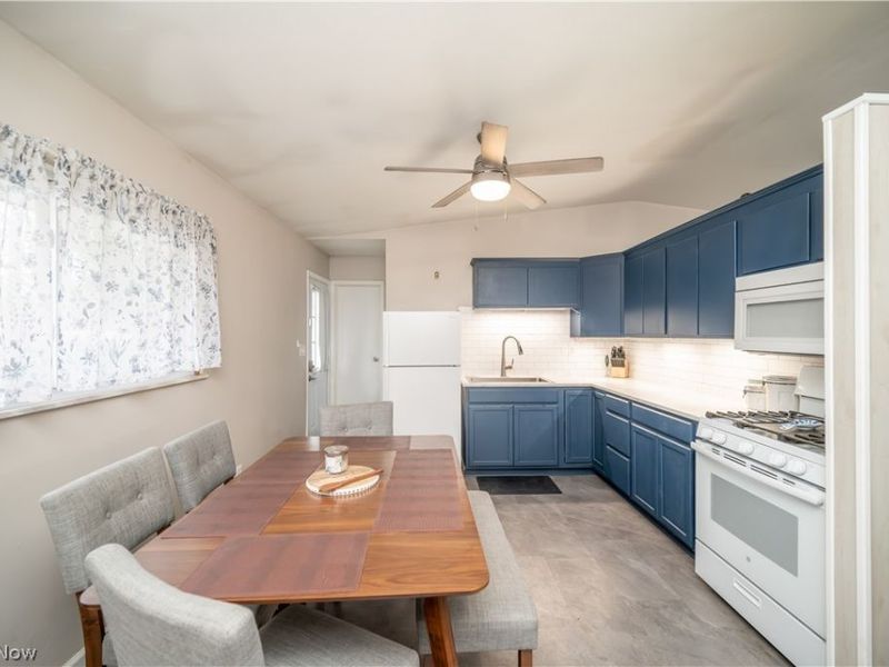 3295 Clearwater Street NW, Warren, OH 44484 Photo 11