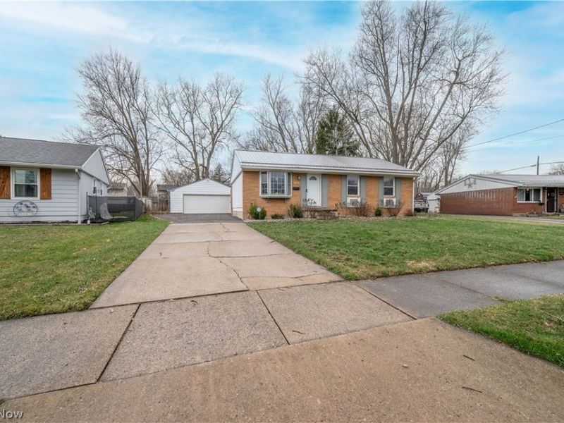 3295 Clearwater Street NW, Warren, OH 44484 Photo 3