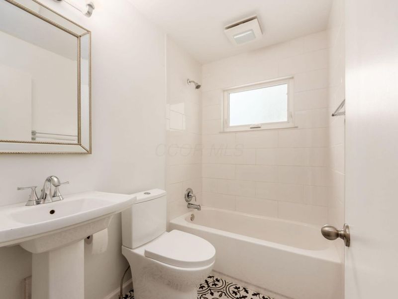 336 E Weisheimer Road , Columbus, OH 43214 Photo 15