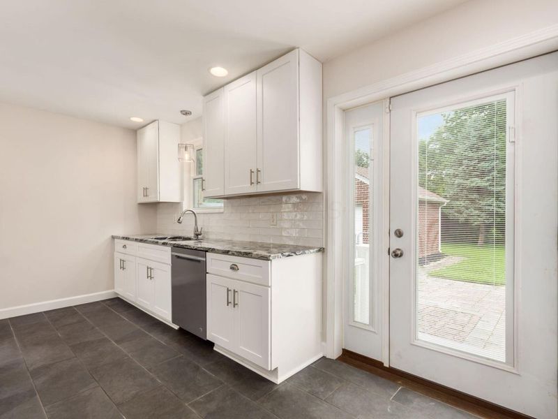 336 E Weisheimer Road , Columbus, OH 43214 Photo 16