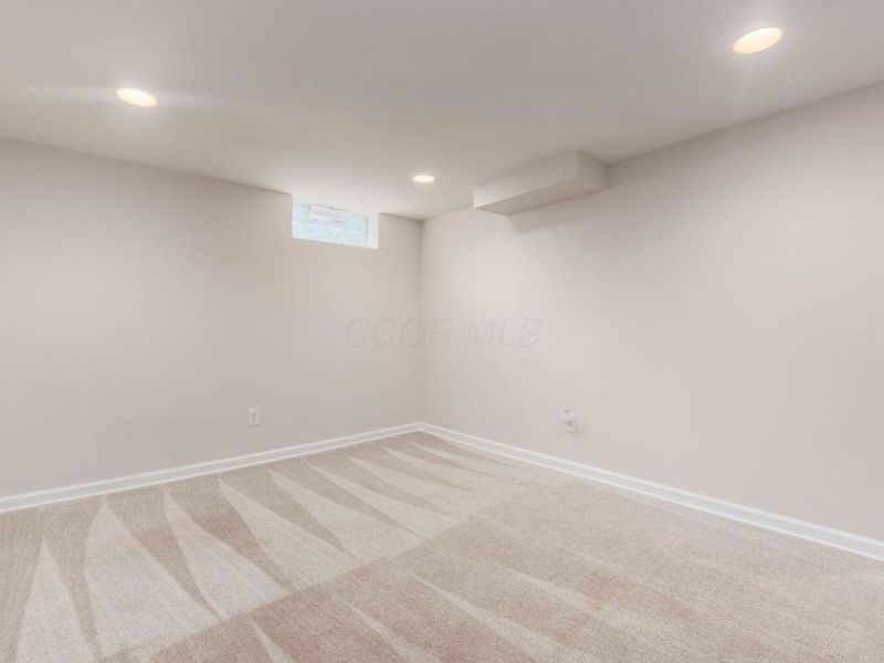 336 E Weisheimer Road , Columbus, OH 43214 Photo 28