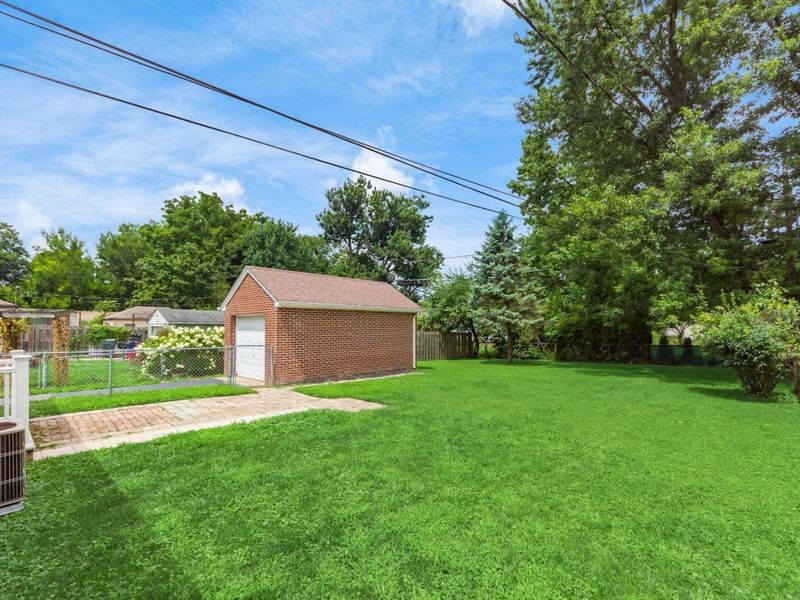 336 E Weisheimer Road , Columbus, OH 43214 Photo 35