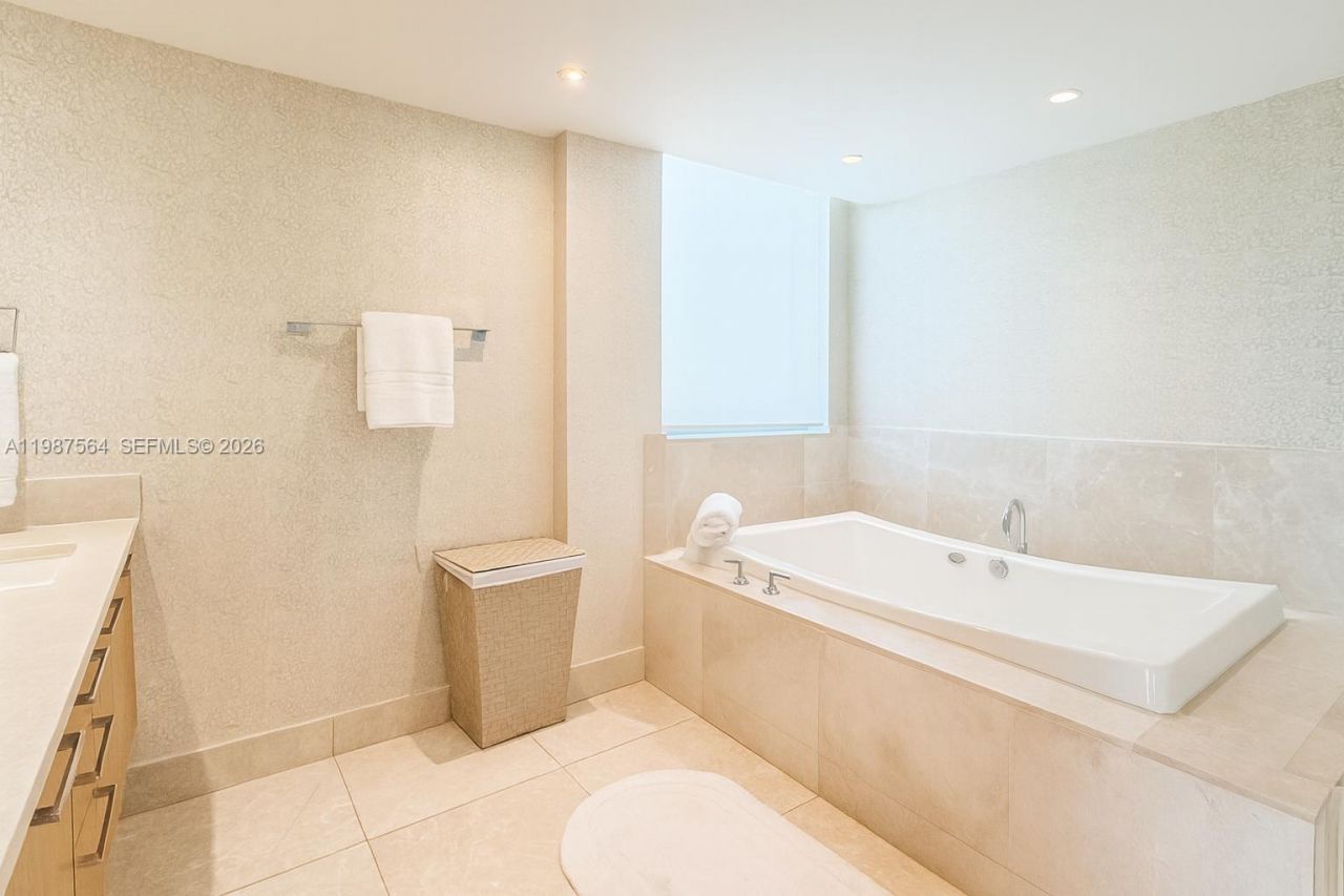 17001 Collins Ave , Unit 908, Sunny Isles Beach, FL 33160 Photo