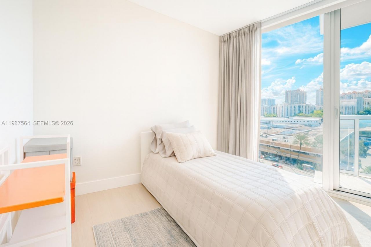 17001 Collins Ave , Unit 908, Sunny Isles Beach, FL 33160 Photo