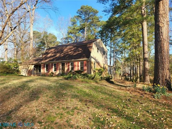 536 Kerry Lake Drive , Newport News, VA 23602