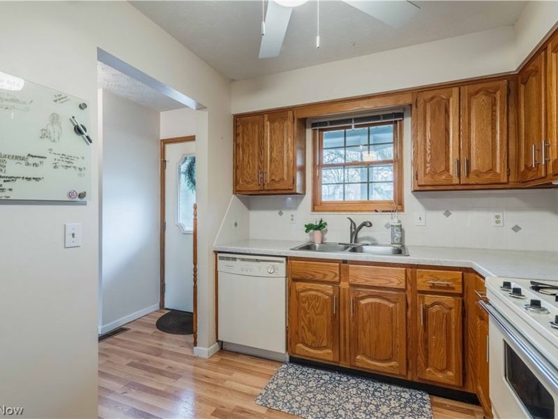 8000 Norriton Circle NW, North Canton, OH 44720 Photo 7