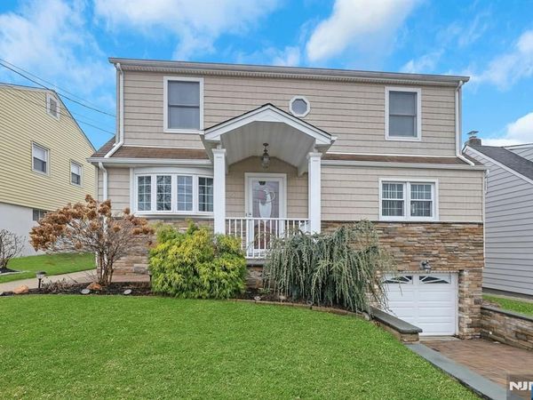 25 Veterans Place, NORTH ARLINGTON, NJ 07031