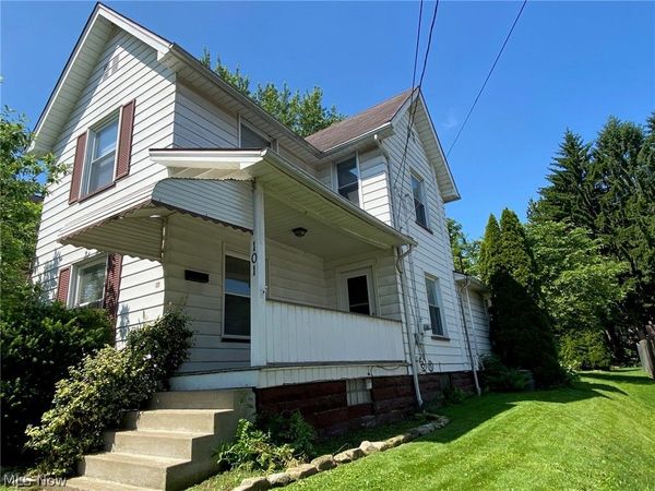 101 Ridgeway Street , Struthers, OH 44471