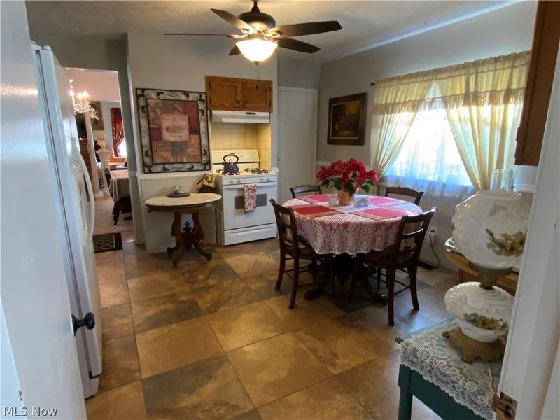 101 Ridgeway Street , Struthers, OH 44471 Photo 8