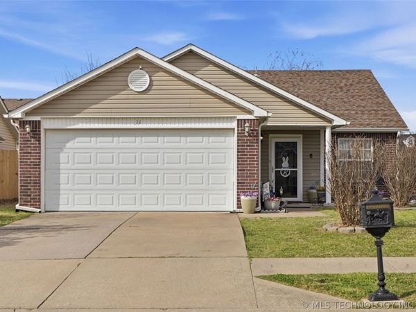 11 W Fairlane Place , Sapulpa, OK 74066