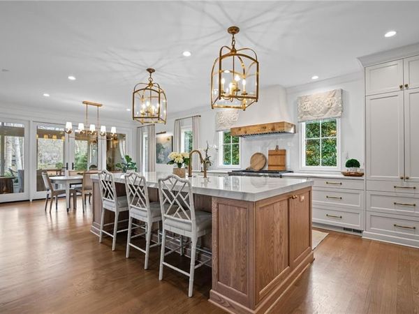 6210 River Chase Circle, Atlanta, GA 30328