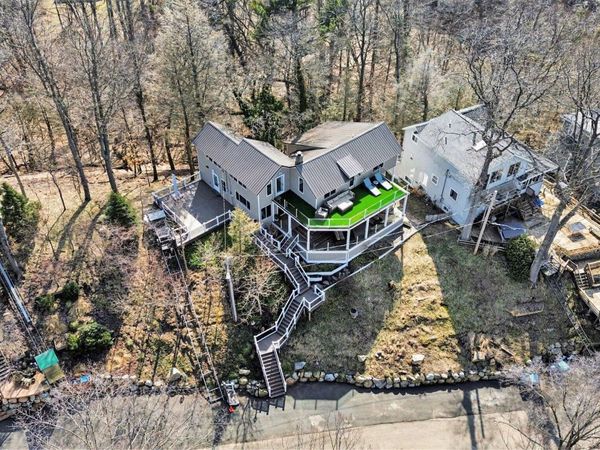 26 Edwards Avenue, Grand Haven, MI 49417