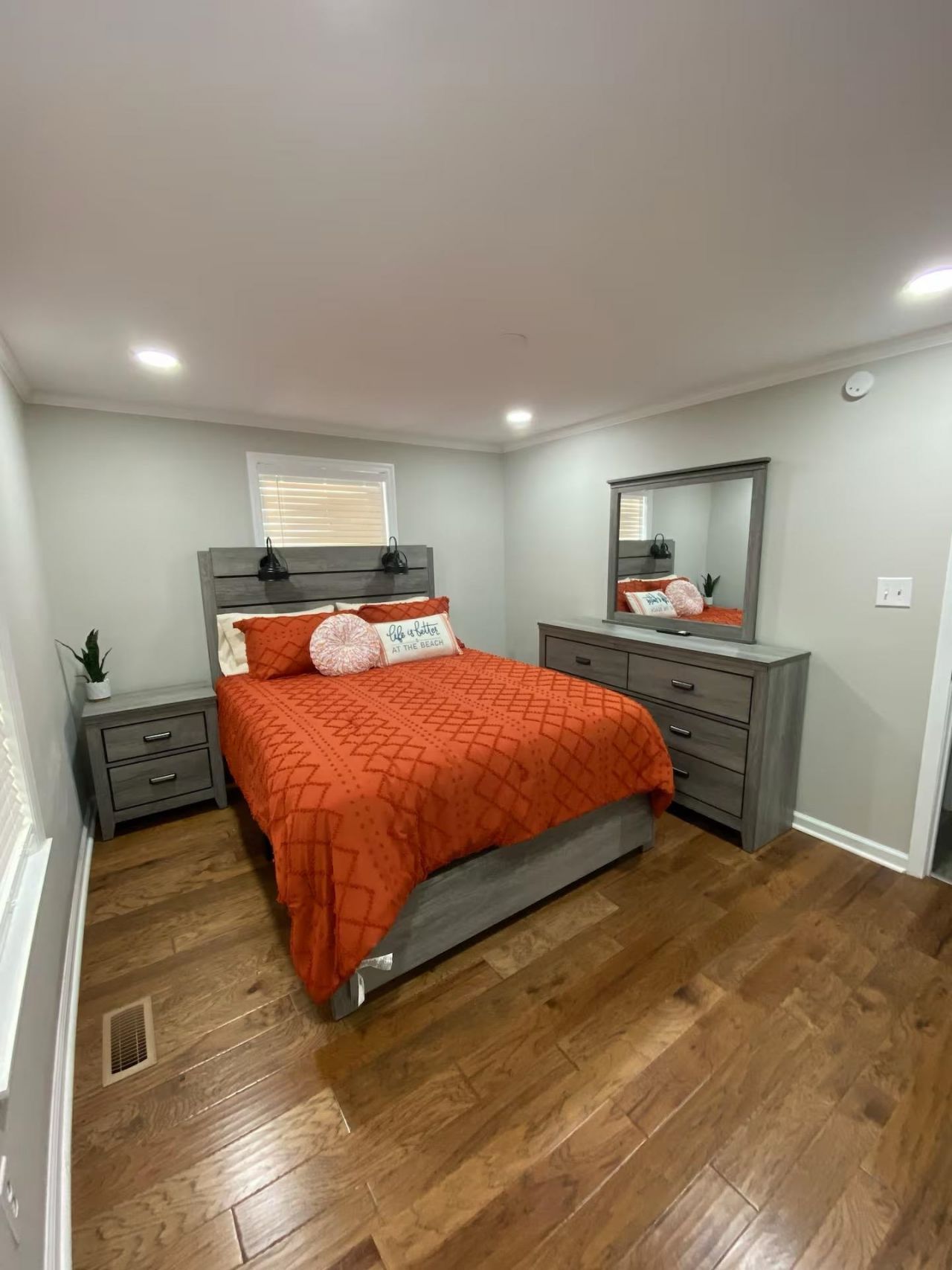 490 Waverly Rd. Photo 18