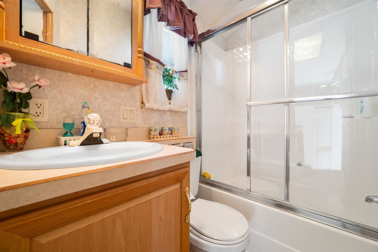 5400 Little River Neck Rd. Photo 11