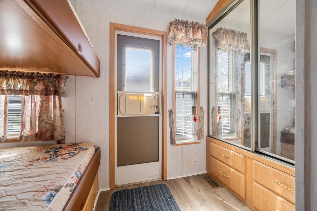 5400 Little River Neck Rd. Photo 8